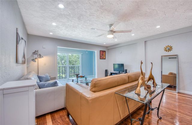 4681 1ST STREET NE 301, St Petersburg, FL 33703