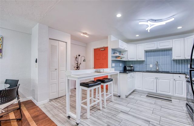 4681 1ST STREET NE 301, St Petersburg, FL 33703