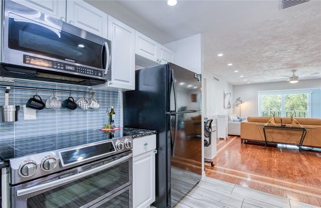 4681 1ST STREET NE 301, St Petersburg, FL 33703