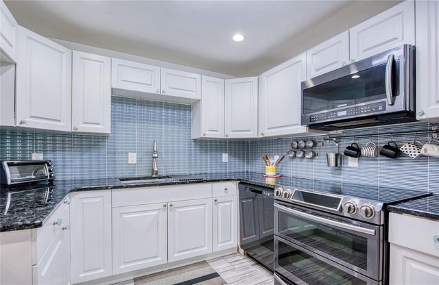 4681 1ST STREET NE 301, St Petersburg, FL 33703
