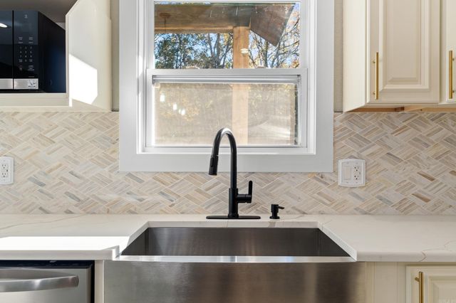 32 Hardin Lane, Conway, AR 72032