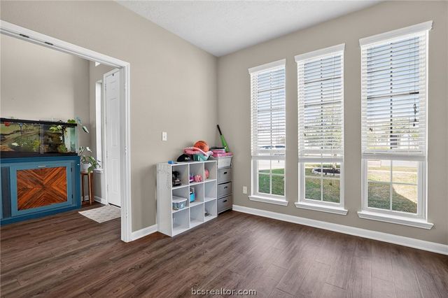 2001 Shimla Drive, Bryan, TX 77807