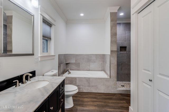 252 Handy Lane, Pass Christian, MS 39571