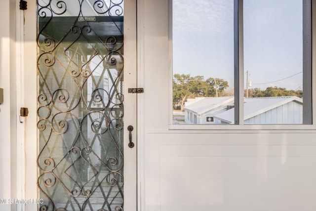 252 Handy Lane, Pass Christian, MS 39571