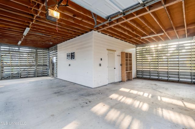 252 Handy Lane, Pass Christian, MS 39571