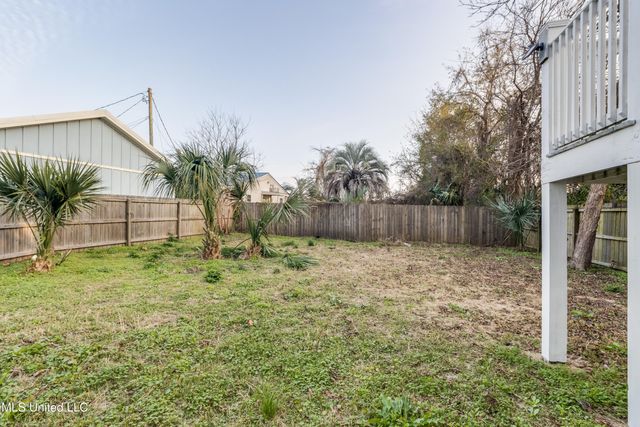 252 Handy Lane, Pass Christian, MS 39571