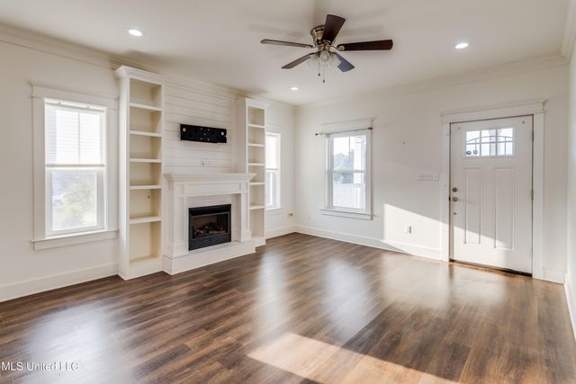 252 Handy Lane, Pass Christian, MS 39571