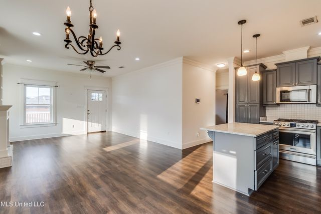 252 Handy Lane, Pass Christian, MS 39571