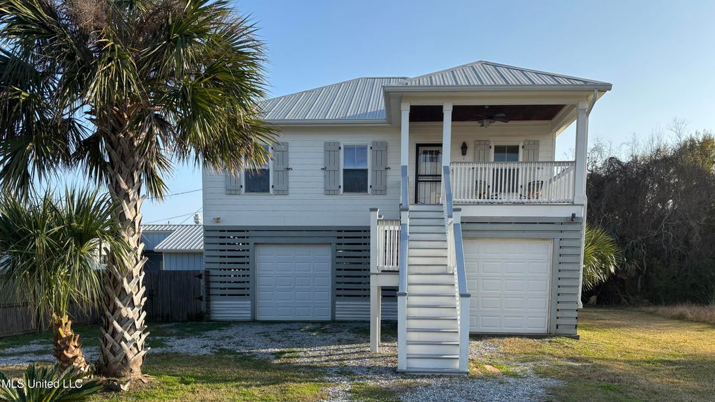 252 Handy Lane, Pass Christian, MS 39571