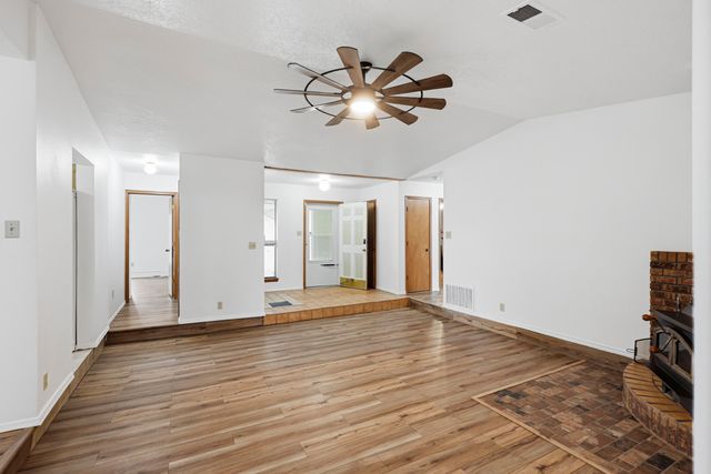 6 Sierra Vista Court, Peralta, NM 87042