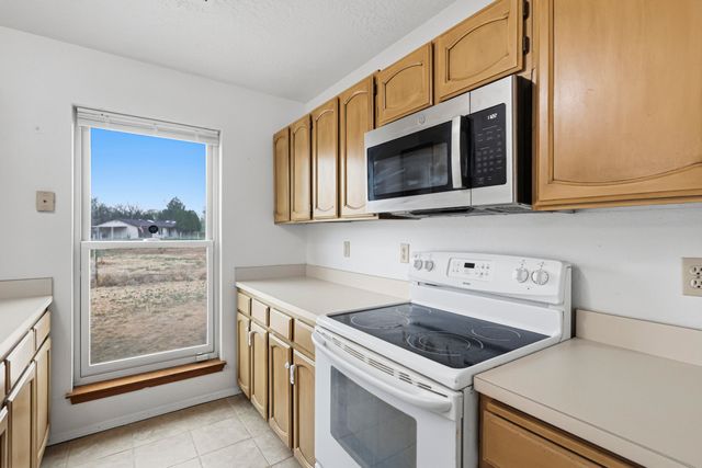 6 Sierra Vista Court, Peralta, NM 87042