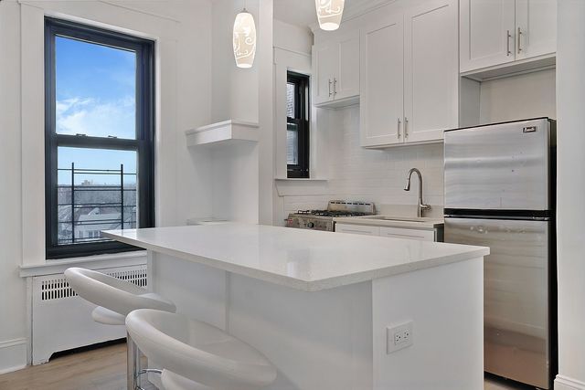 7666 Austin St Apt 5K, New York City, NY 11375