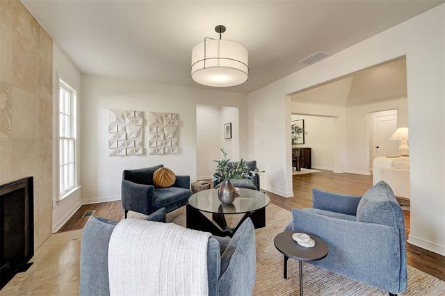 1107 Belford Avenue, Nichols Hills, OK 73116