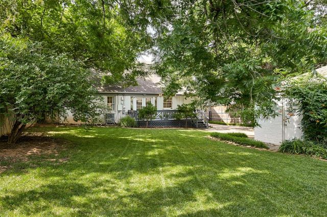 1107 Belford Avenue, Nichols Hills, OK 73116