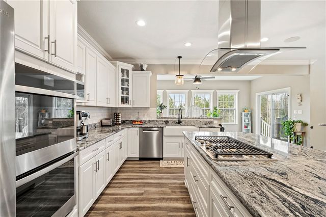 110 Ridgetop Dr, Adams Twp, PA 16046