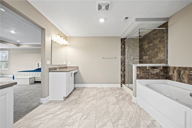 110 Ridgetop Dr, Adams Twp, PA 16046