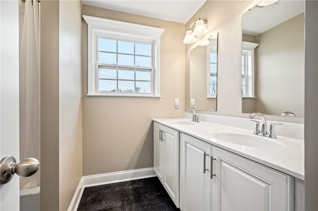 110 Ridgetop Dr, Adams Twp, PA 16046