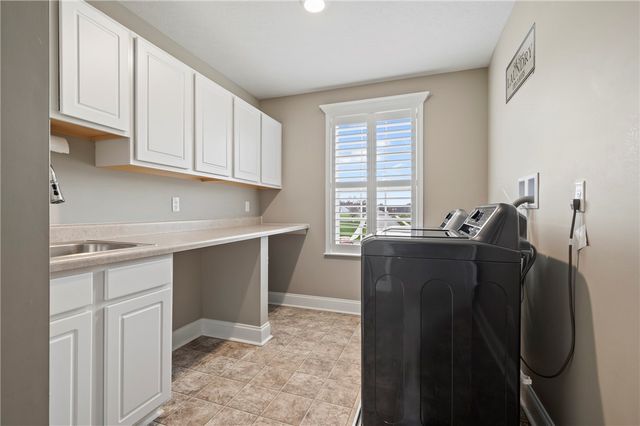 110 Ridgetop Dr, Adams Twp, PA 16046