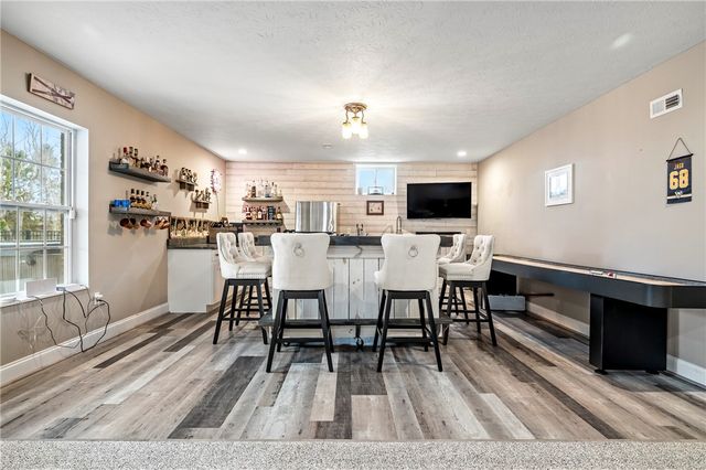 110 Ridgetop Dr, Adams Twp, PA 16046