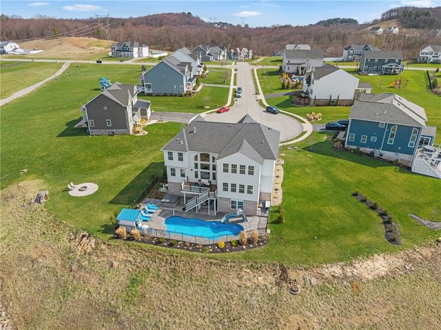 110 Ridgetop Dr, Adams Twp, PA 16046