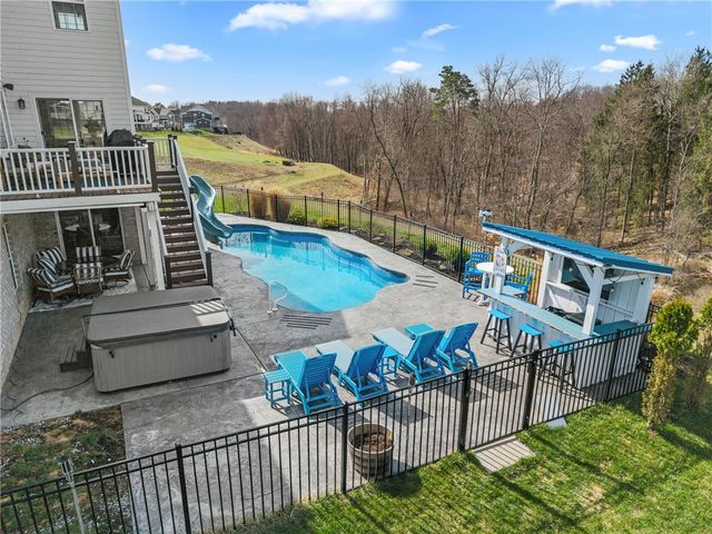 110 Ridgetop Dr, Adams Twp, PA 16046