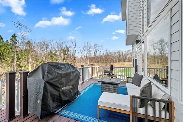 110 Ridgetop Dr, Adams Twp, PA 16046