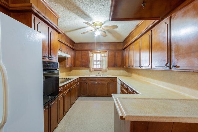 6019 Norfolk Avenue, Lubbock, TX 79413