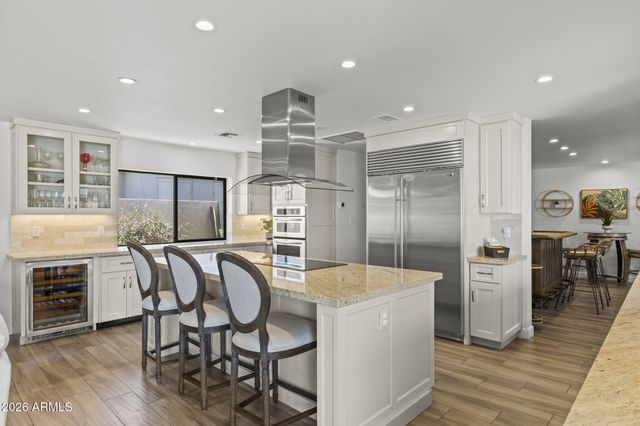 2412 E MONTEBELLO Avenue, Phoenix, AZ 85016