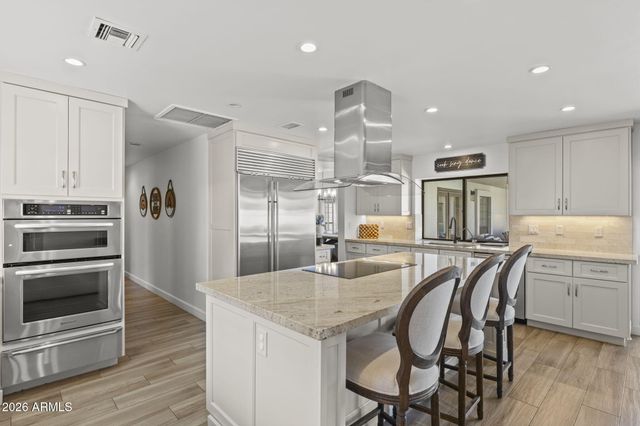 2412 E MONTEBELLO Avenue, Phoenix, AZ 85016