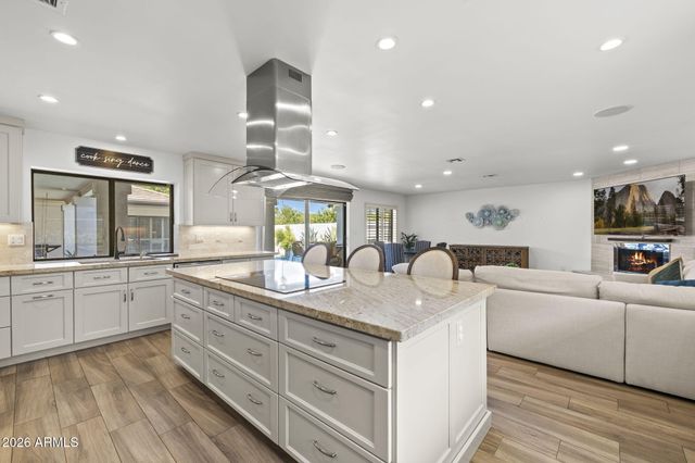 2412 E MONTEBELLO Avenue, Phoenix, AZ 85016