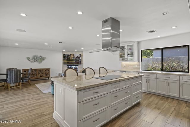2412 E MONTEBELLO Avenue, Phoenix, AZ 85016