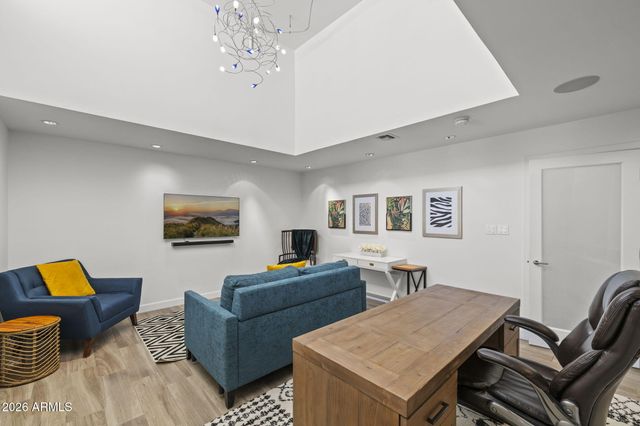2412 E MONTEBELLO Avenue, Phoenix, AZ 85016