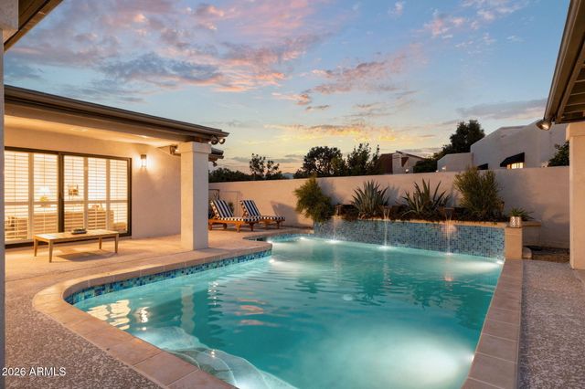 2412 E MONTEBELLO Avenue, Phoenix, AZ 85016