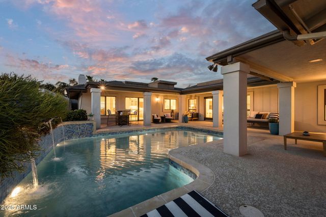 2412 E MONTEBELLO Avenue, Phoenix, AZ 85016