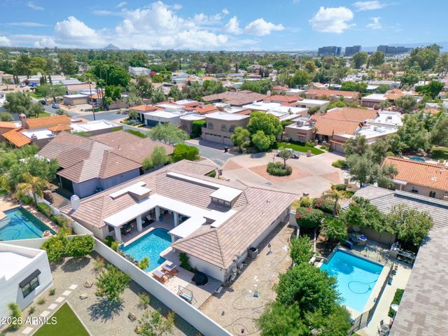 2412 E MONTEBELLO Avenue, Phoenix, AZ 85016