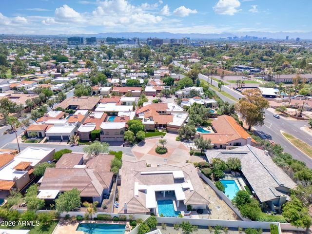 2412 E MONTEBELLO Avenue, Phoenix, AZ 85016