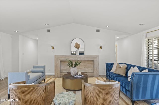 2412 E MONTEBELLO Avenue, Phoenix, AZ 85016