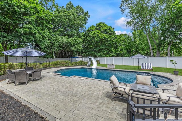 14 Brittany Court, Northport, NY 11768