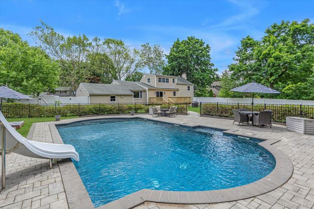 14 Brittany Court, Northport, NY 11768