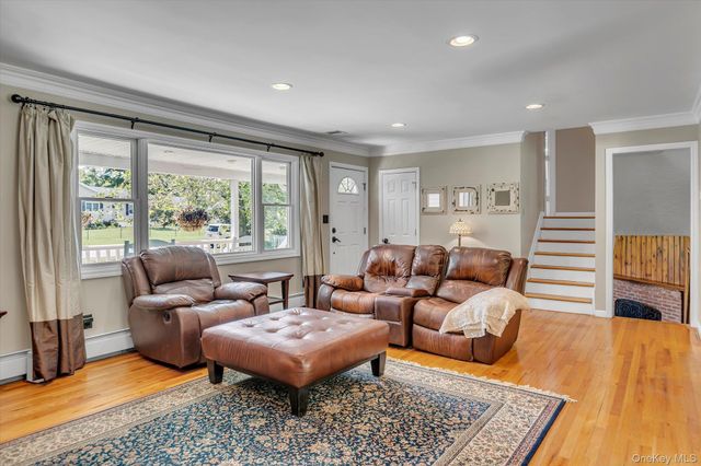 14 Brittany Court, Northport, NY 11768