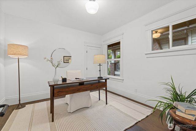 4100 Densmore Avenue N, Seattle, WA 98103