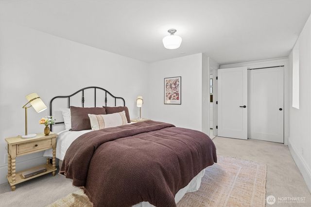4100 Densmore Avenue N, Seattle, WA 98103