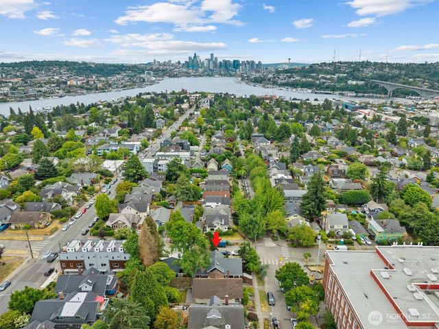 4100 Densmore Avenue N, Seattle, WA 98103