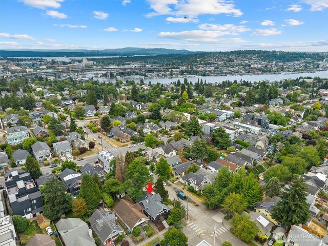 4100 Densmore Avenue N, Seattle, WA 98103