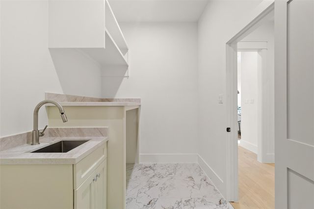 7119 Housman Street, Houston, TX 77055