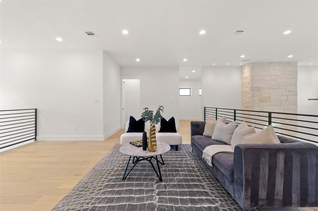 7119 Housman Street, Houston, TX 77055
