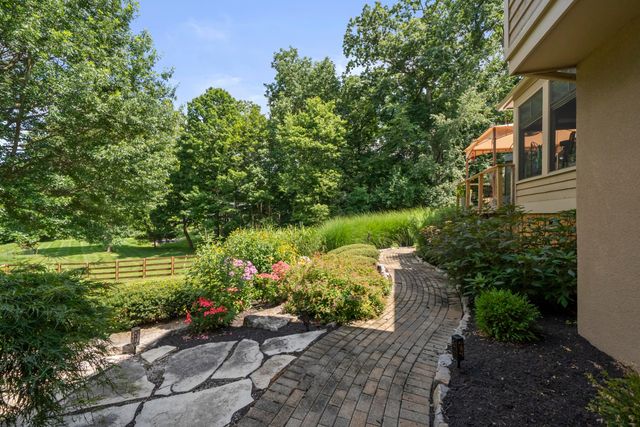 1360 Portage Drive, Columbus, OH 43235