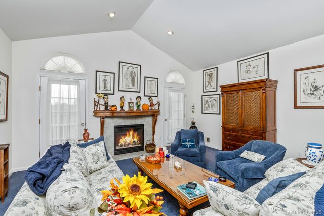 477 Woodscreek Court, Moriches, NY 11955