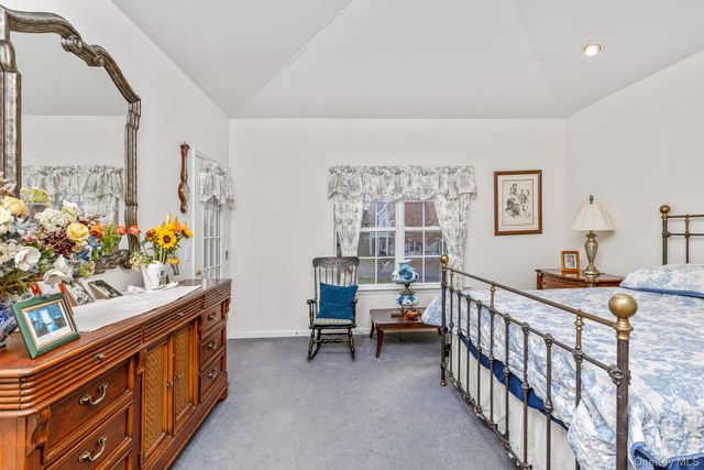 477 Woodscreek Court, Moriches, NY 11955