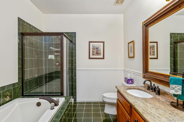 477 Woodscreek Court, Moriches, NY 11955